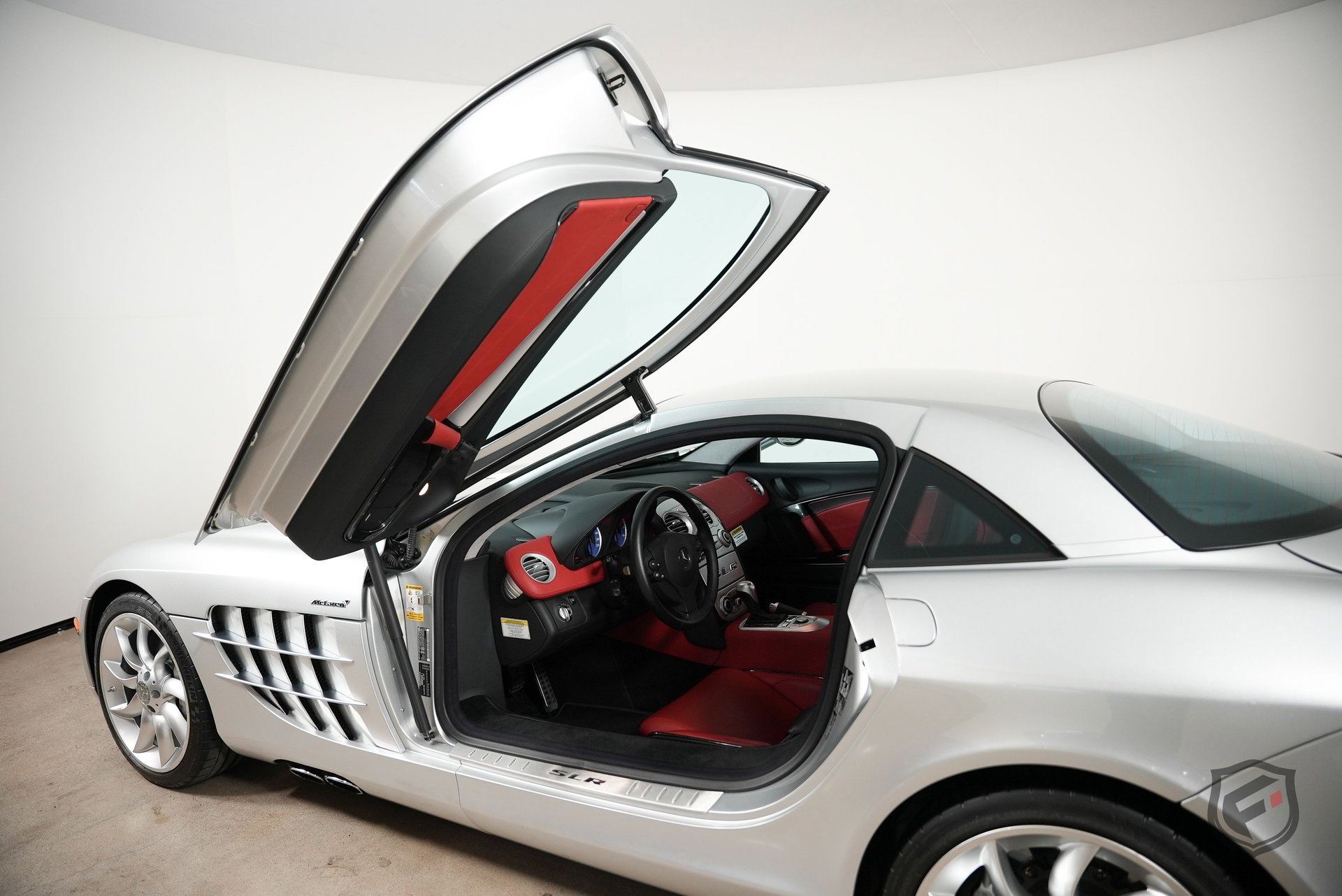 Used 2005 Mercedes-Benz SLR image 14