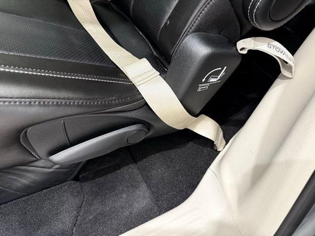 Used 2024 Chrysler Pacifica Touring-L image 19