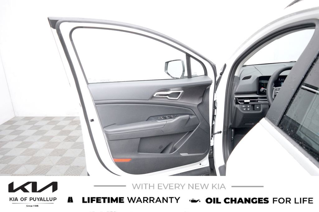 New 2026 Kia Sportage EX image 9