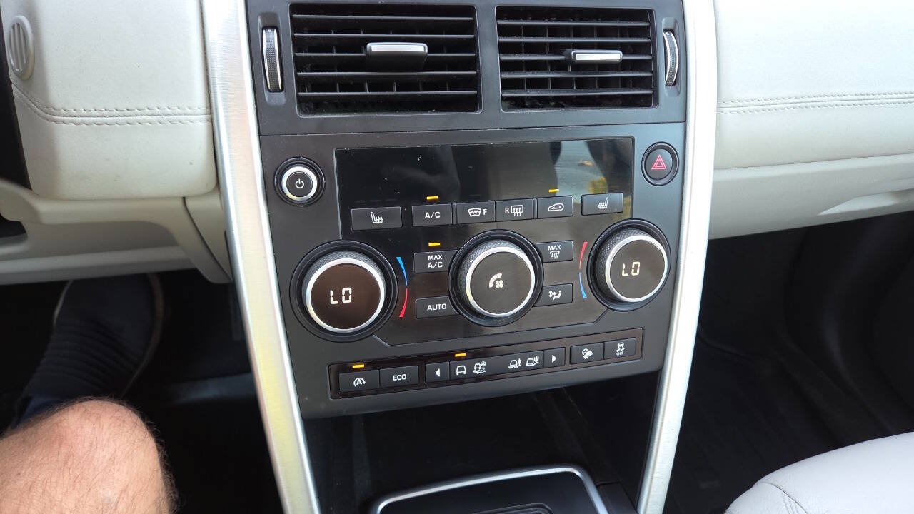 Used 2017 Land Rover Discovery Sport SE AWD/4WD image 52