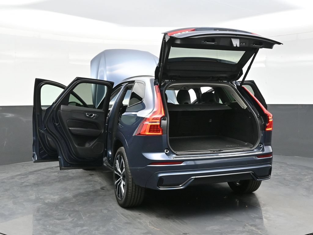 Used 2024 Volvo XC60 B5 Plus w/ Protection Package Premier AWD/4WD image 39