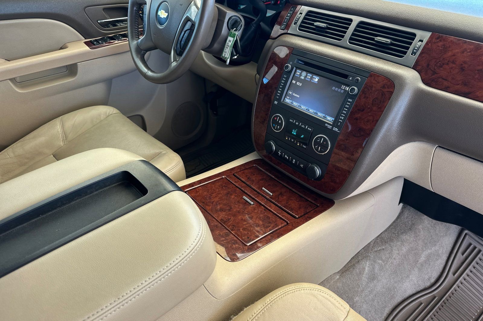 Used 2013 Chevrolet Tahoe LTZ image 18