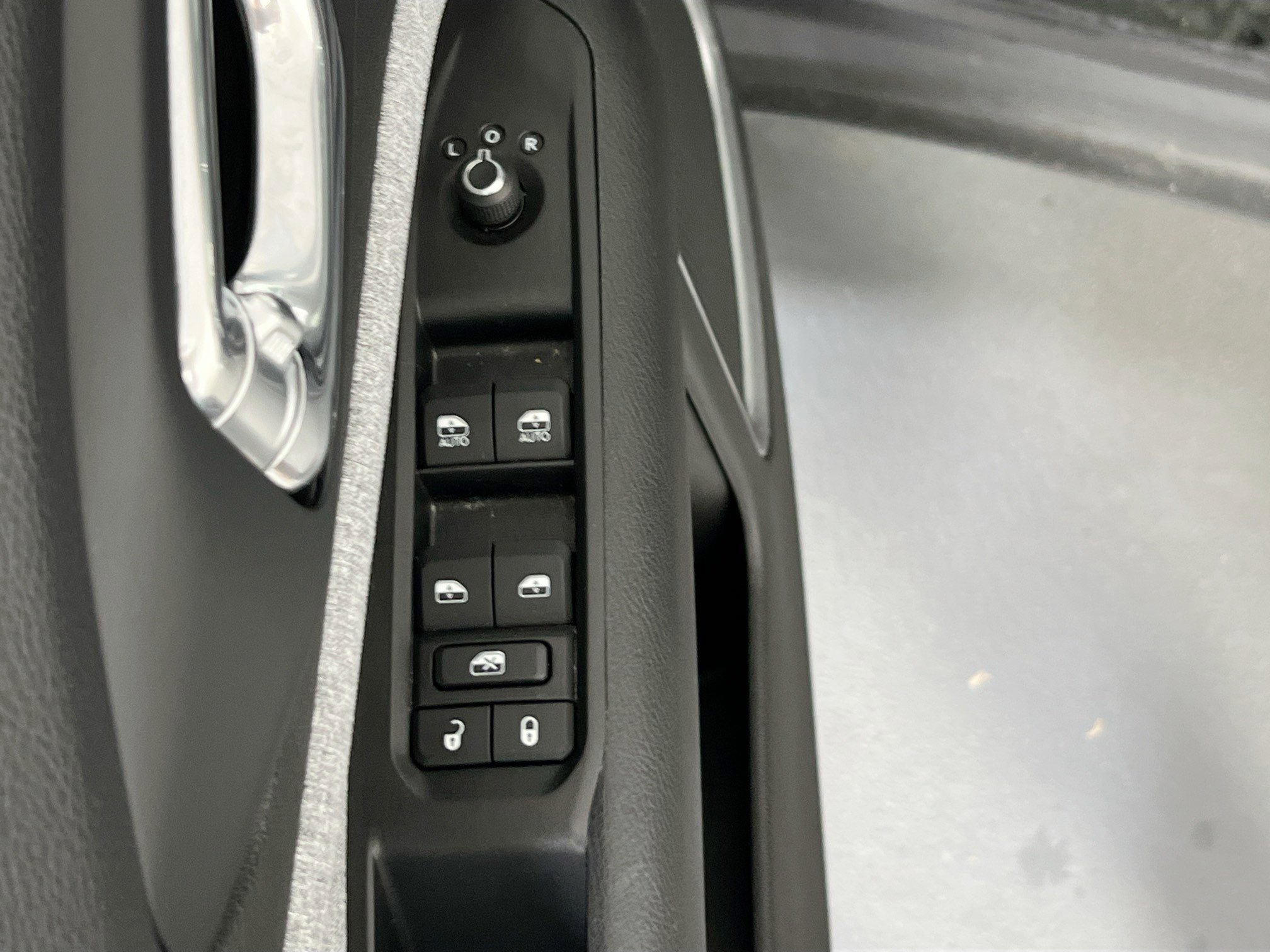 Used 2022 Jeep Compass Latitude AWD/4WD image 17