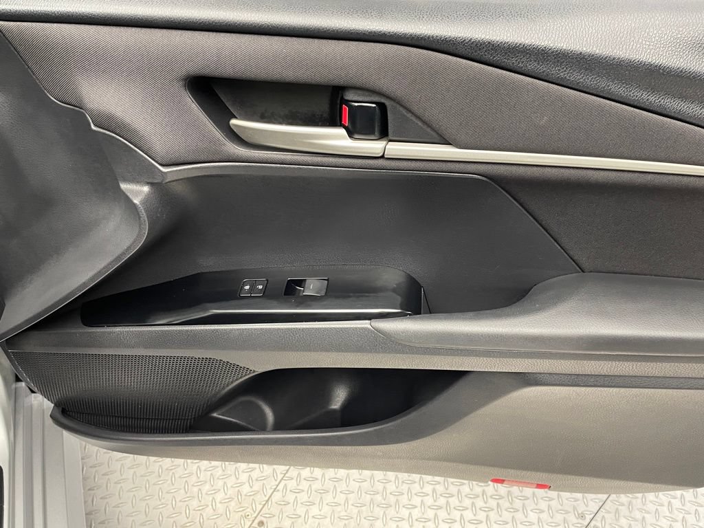 Used 2025 Toyota Camry LE FWD image 14