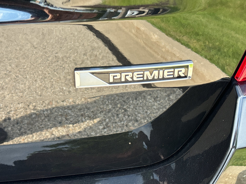 Used 2017 Chevrolet Trax Premier w/ Midnight Edition FWD image 9