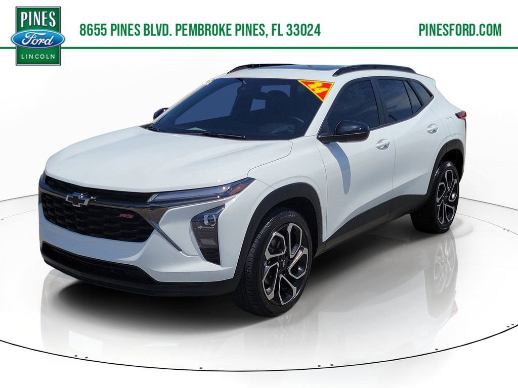 Used 2024 Chevrolet Trax RS w/ Sunroof Package FWD image 1