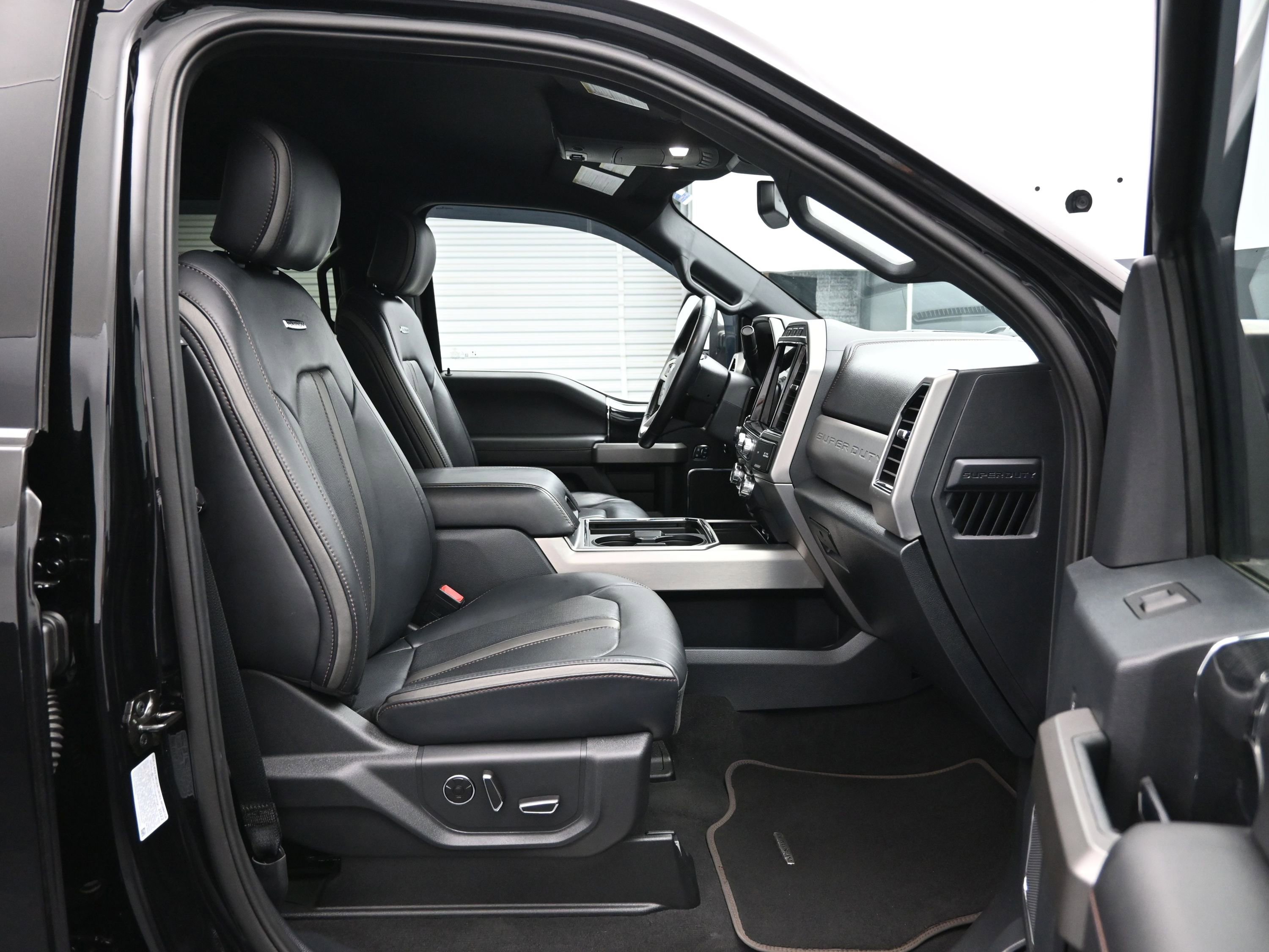 Used 2022 Ford F350 Platinum image 13