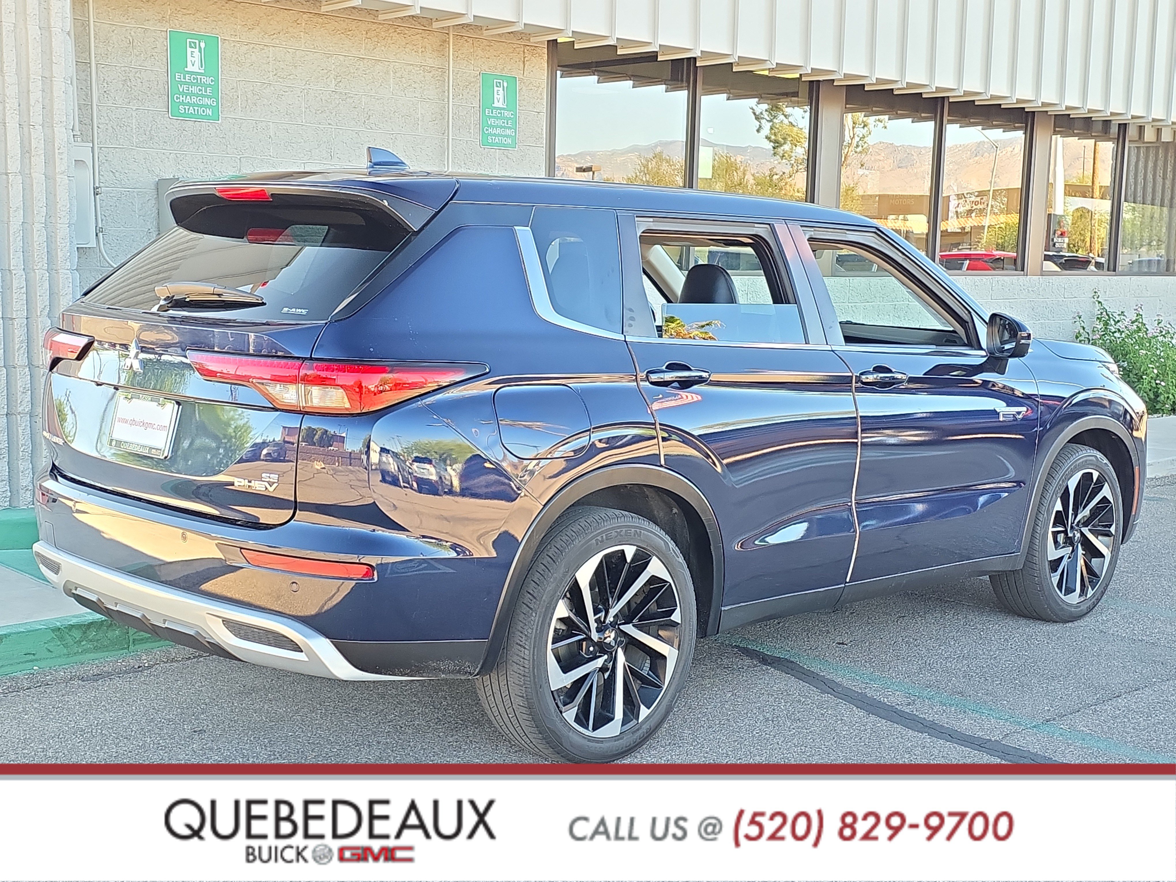 Used 2023 Mitsubishi Outlander SE AWD/4WD image 7