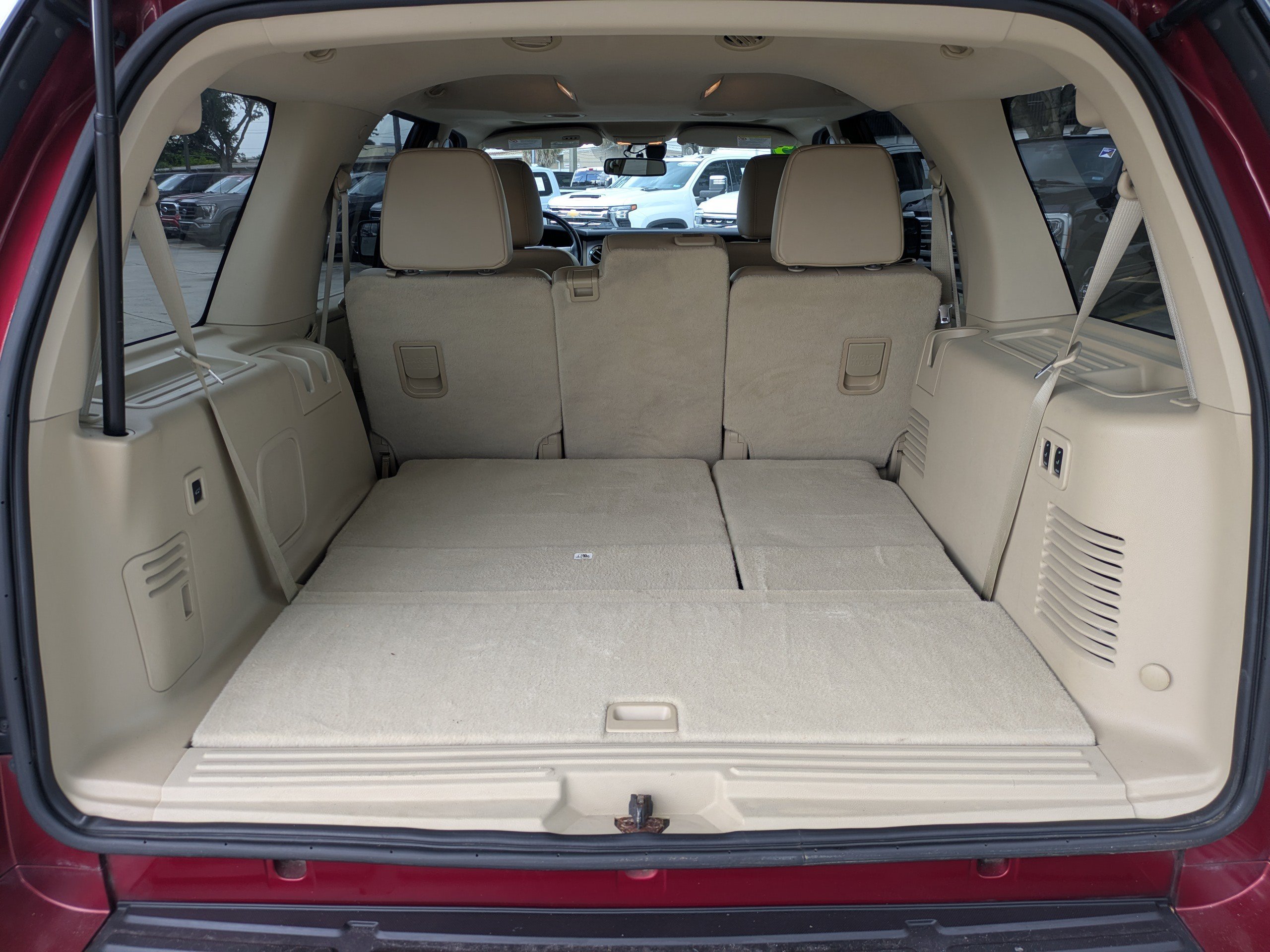 Used 2015 Ford Expedition Limited w/ Equipment Group 301A RWD image 14