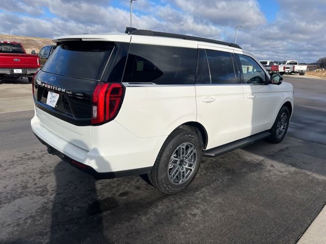 Used 2025 Ford Expedition Active image 5