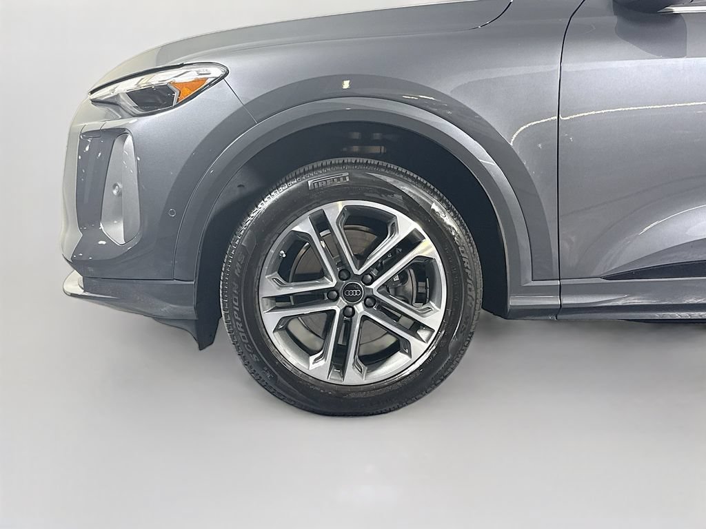 Used 2025 Audi Q5 Premium w/ Convenience Package AWD/4WD image 23