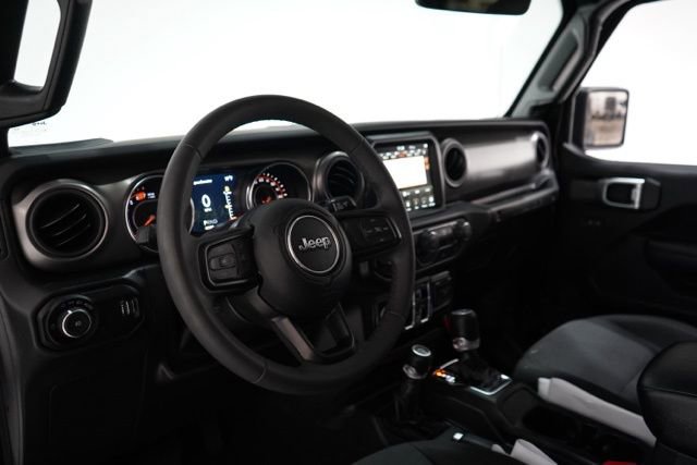 Used 2023 Jeep Wrangler Willys image 16