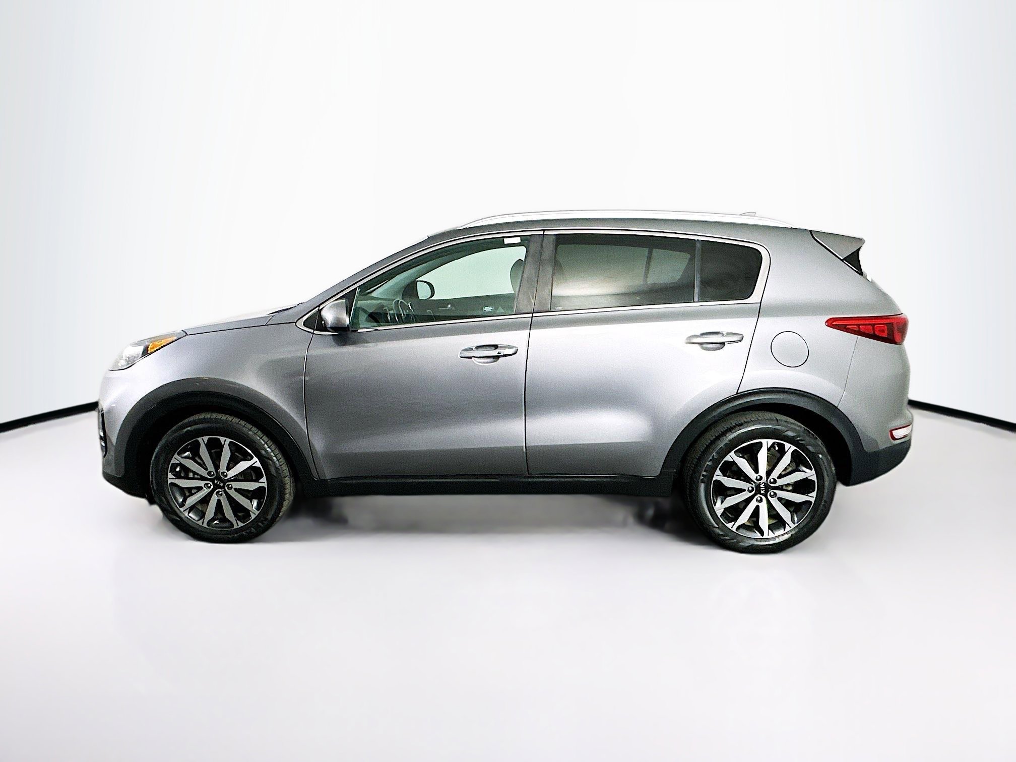 Used 2017 Kia Sportage EX image 4
