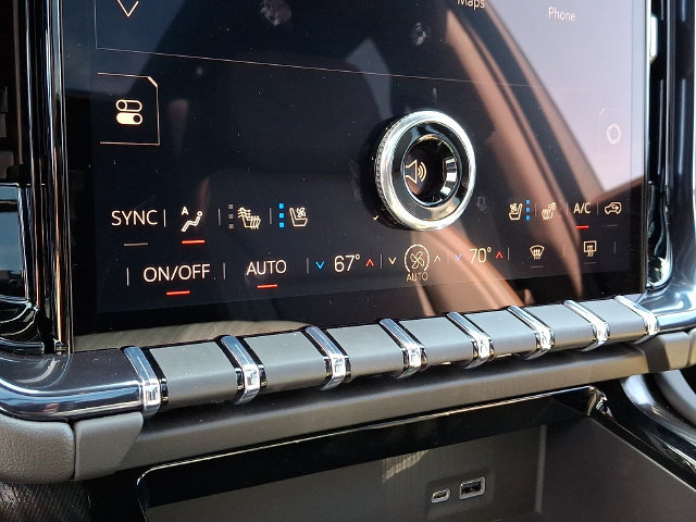 New 2026 GMC Yukon AT4 w/ AT4 Premium Plus Package AWD/4WD image 13