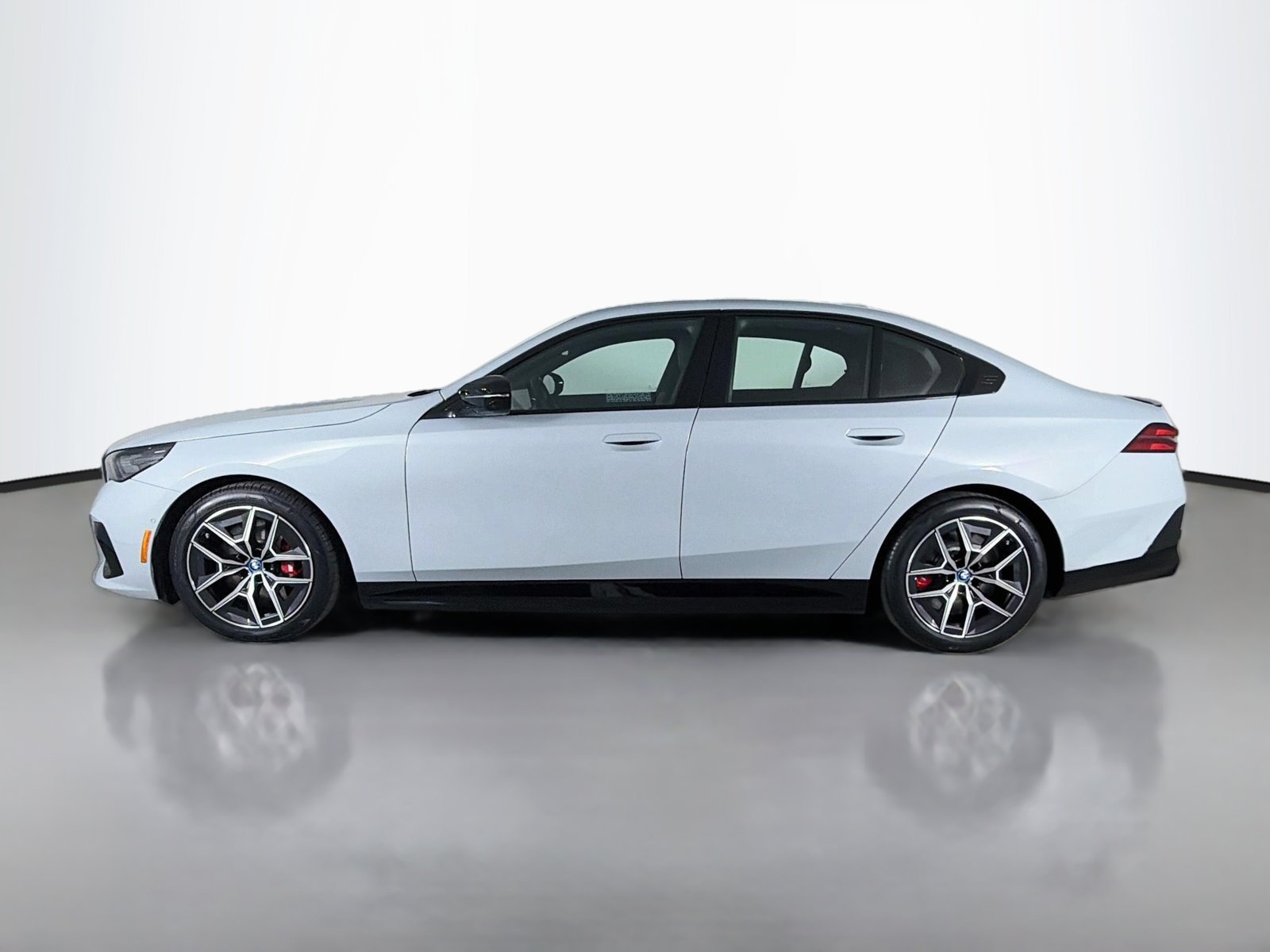 Certified 2025 BMW i5 M60 w/ Premium Package AWD/4WD image 4