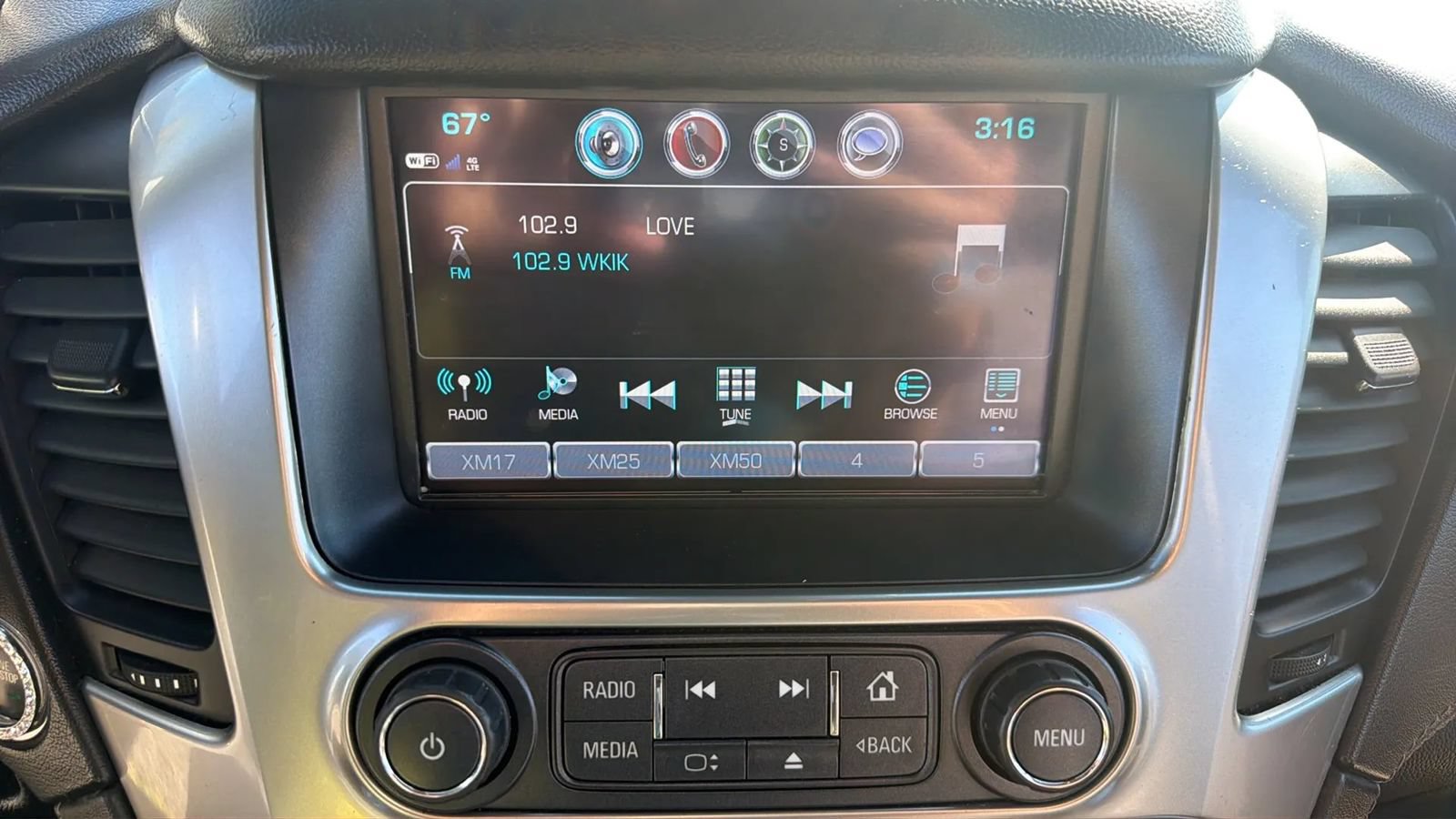 Used 2018 Chevrolet Tahoe Premier AWD/4WD image 18
