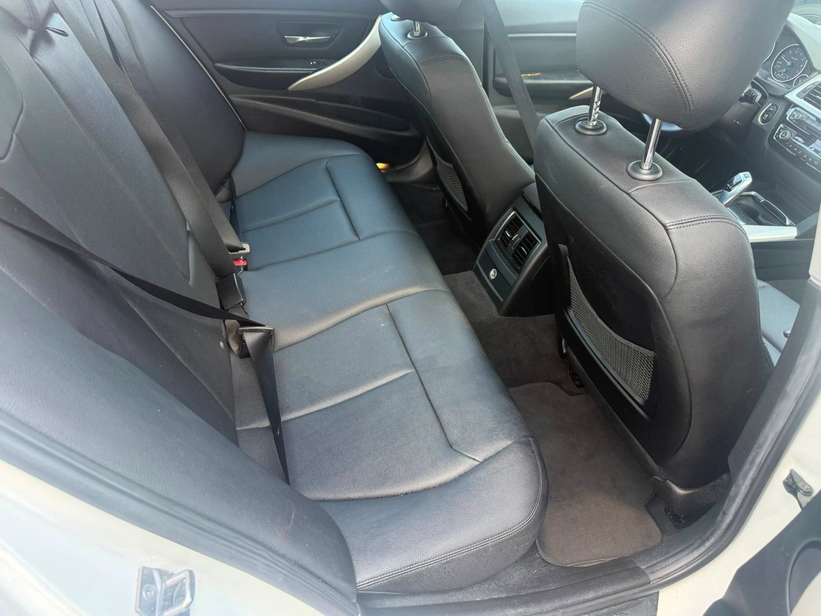 Used 2016 BMW 320i Sedan RWD image 11