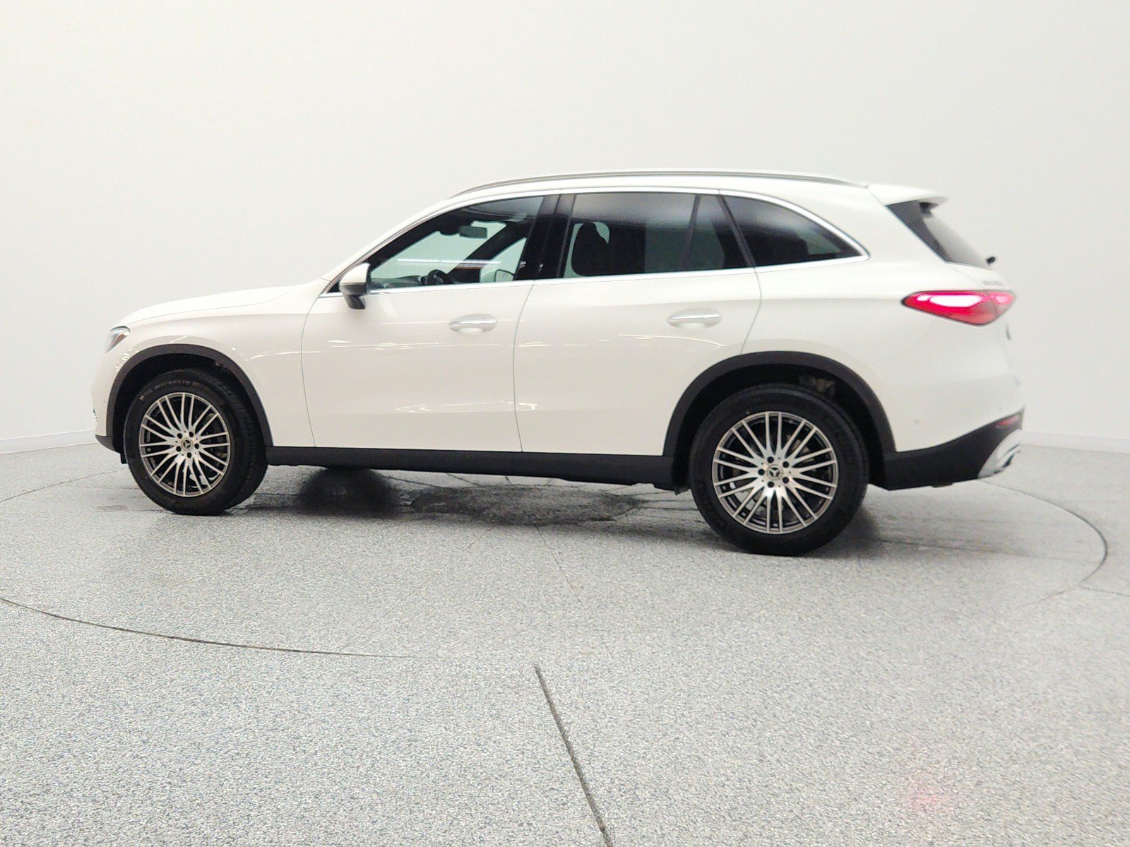 Certified 2026 Mercedes-Benz GLC 300 image 8