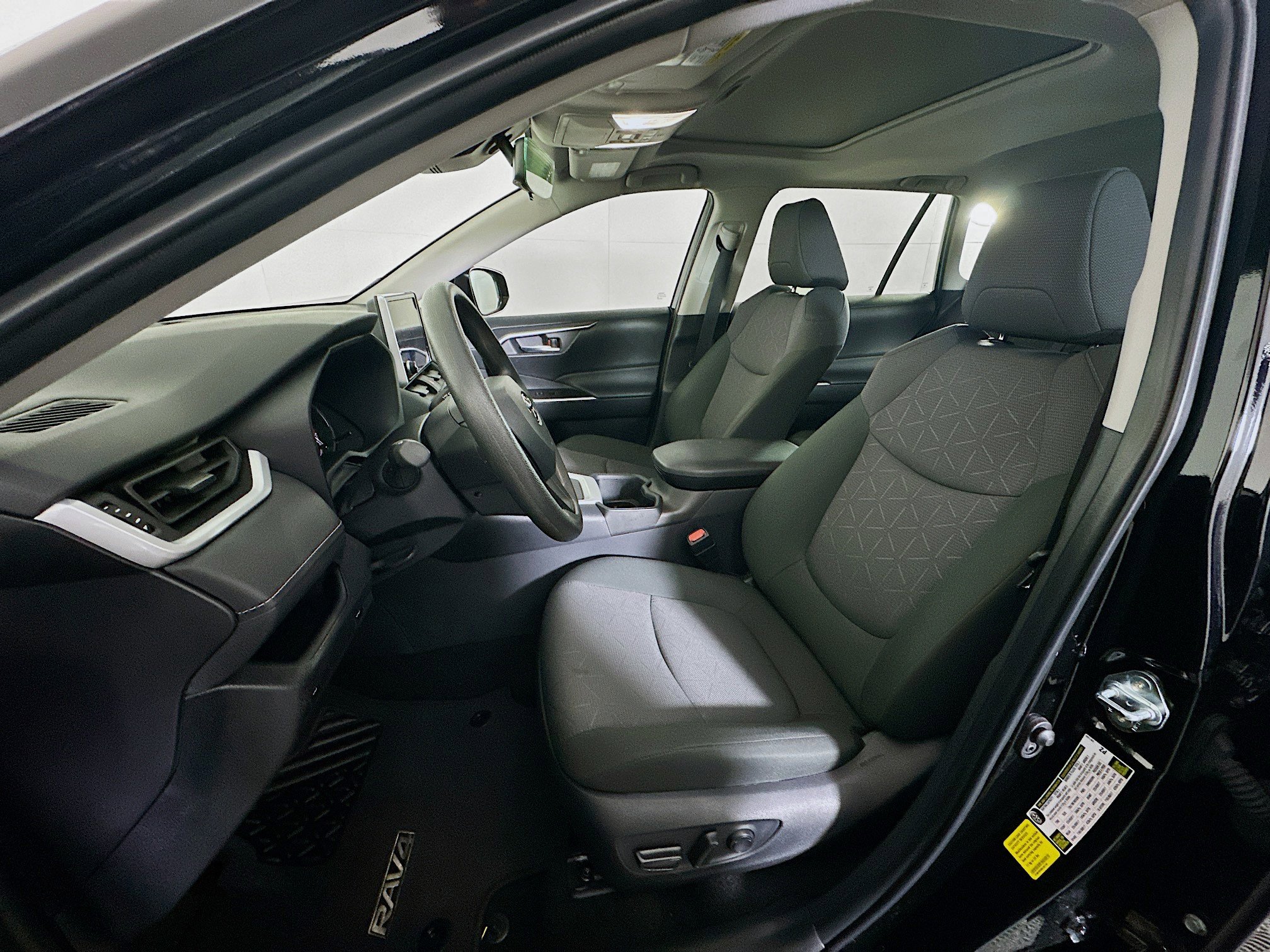 Used 2025 Toyota RAV4 XLE image 13