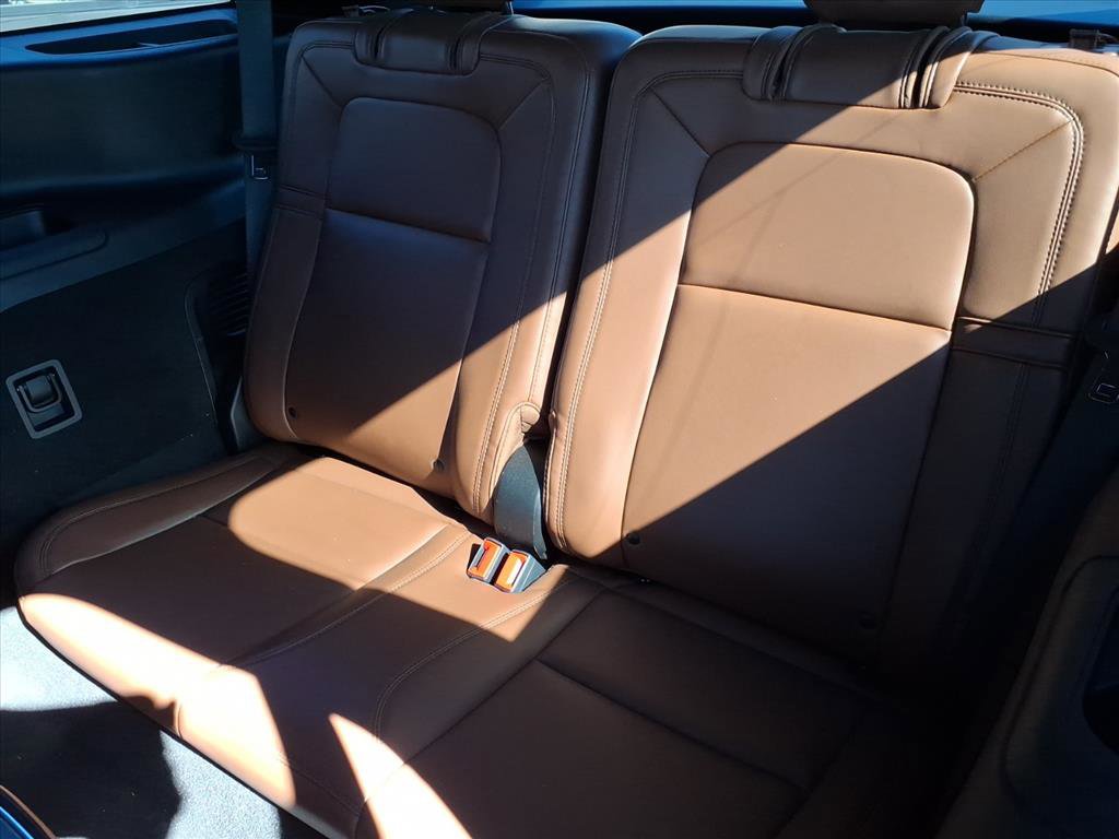 Used 2021 Lincoln Aviator Reserve w/ Equipment Group 208A image 9