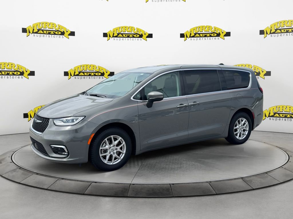 Used 2023 Chrysler Pacifica Touring-L