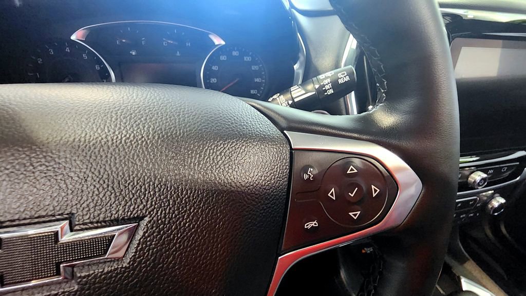 Used 2023 Chevrolet Traverse RS image 27