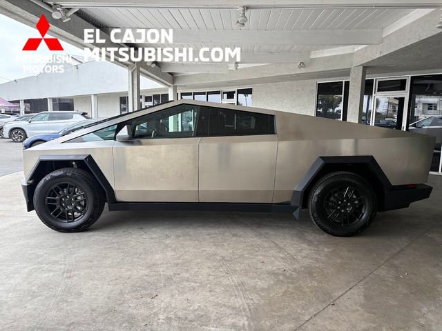 Used 2024 Tesla Cybertruck AWD Crew Cab image 7