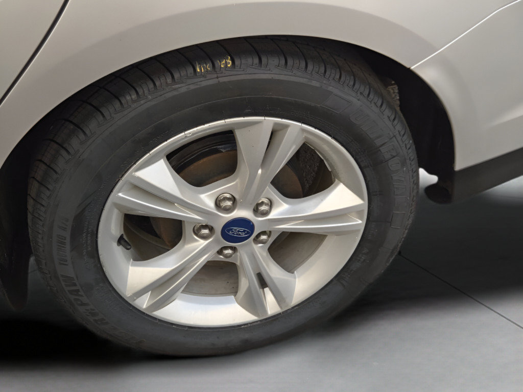 Used 2014 Ford Focus SE FWD image 11