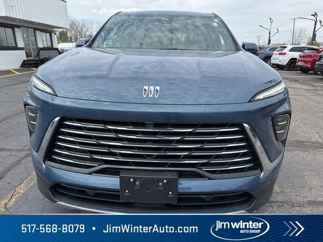 Used 2025 Buick Enclave Preferred AWD/4WD image 3