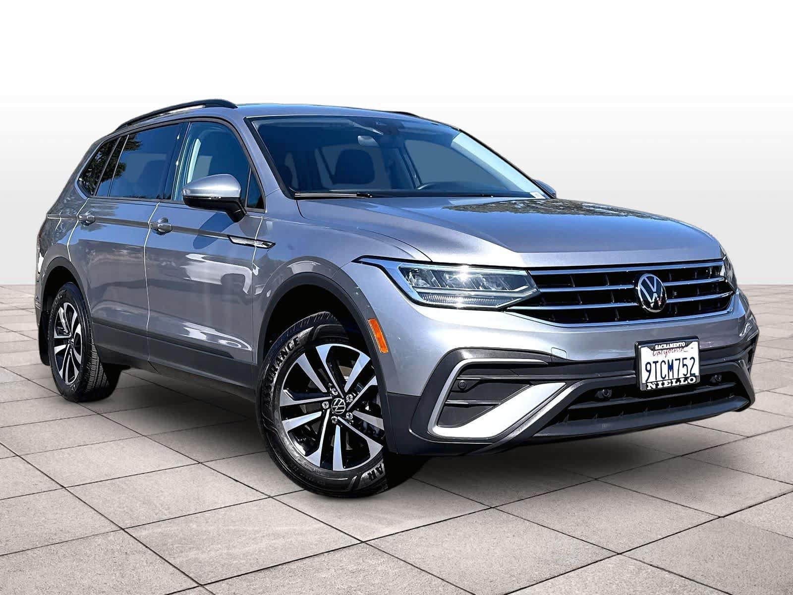 Used 2024 Volkswagen Tiguan S FWD image 3