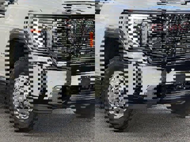 Used 2025 GMC Sierra 3500 Denali w/ Denali Reserve Package image 14