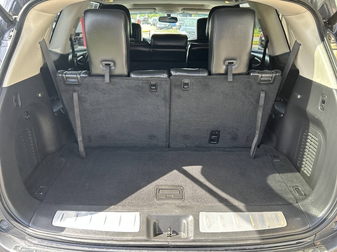 Used 2013 INFINITI JX35 AWD w/ Premium Pkg image 18