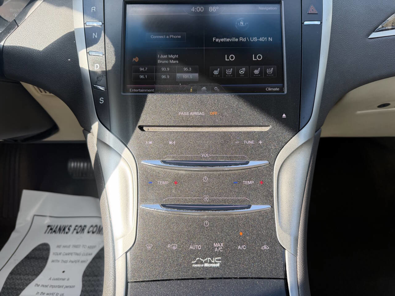 Used 2014 Lincoln MKZ image 32