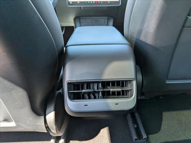 Used 2023 Tesla Model 3 Standard Range image 17