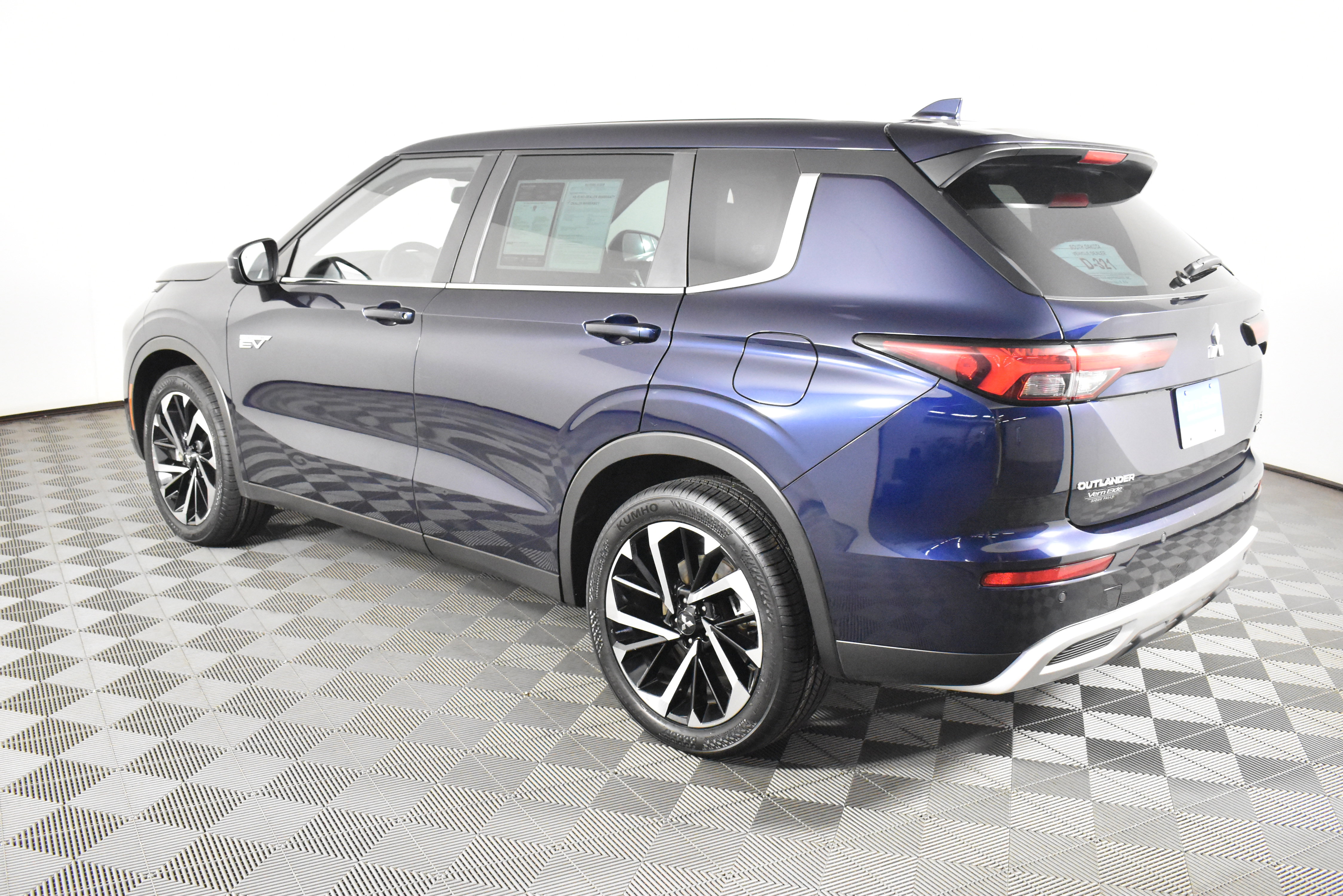 Used 2023 Mitsubishi Outlander SE image 8