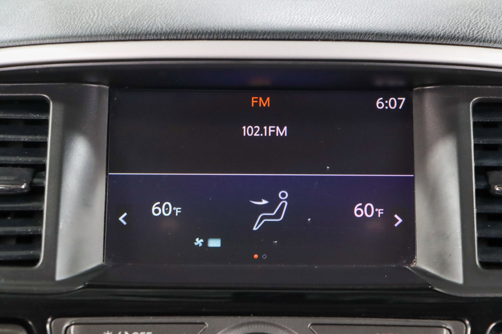 Used 2019 Nissan Pathfinder S image 18