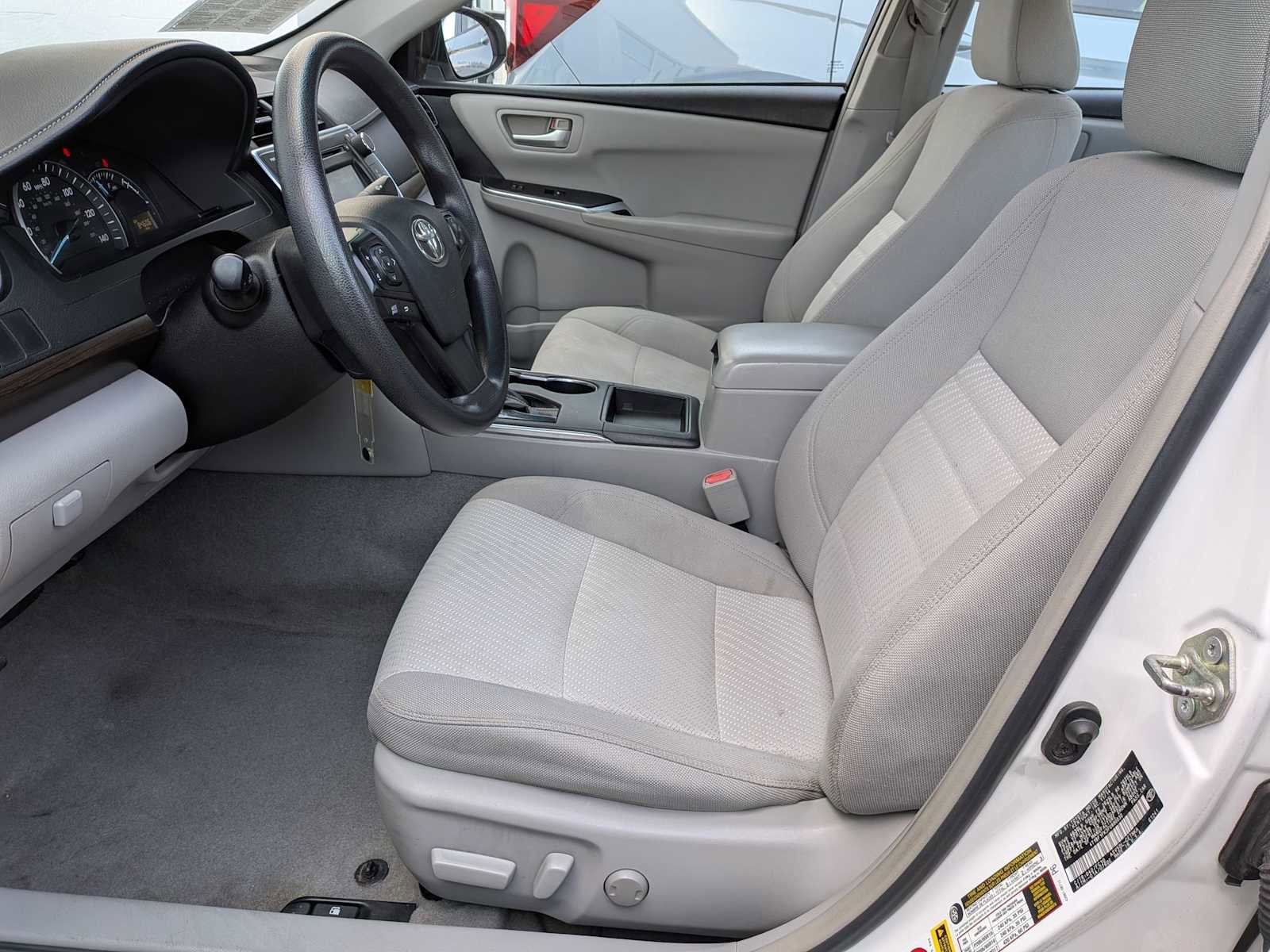 Used 2015 Toyota Camry LE FWD image 15