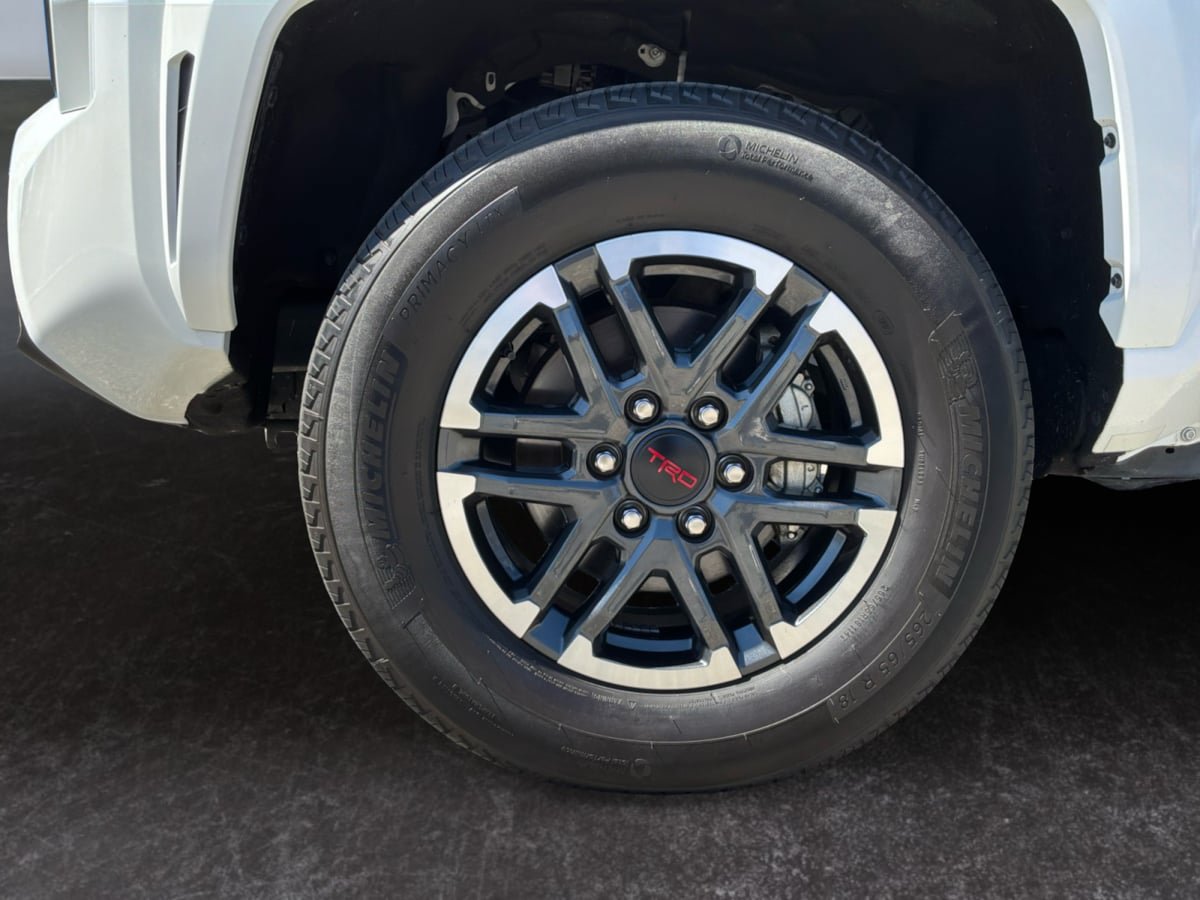Used 2025 Toyota Tacoma TRD Sport AWD/4WD image 9