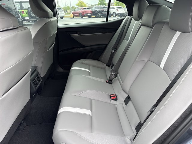 Used 2026 Toyota Camry SE w/ Convenience Package FWD image 6