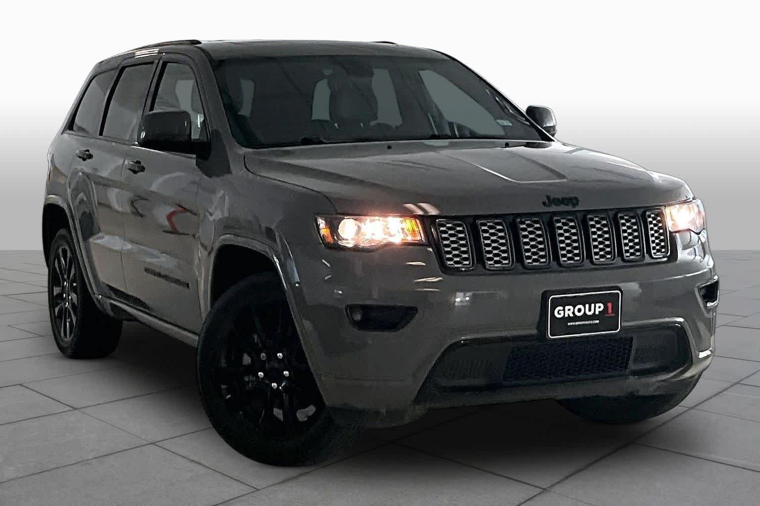 Used 2020 Jeep Grand Cherokee Altitude RWD image 2