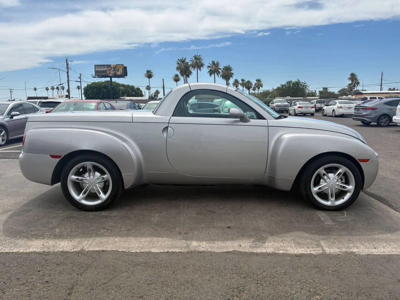 Used 2005 Chevrolet SSR w/ Preferred Equipment Group RWD image 10
