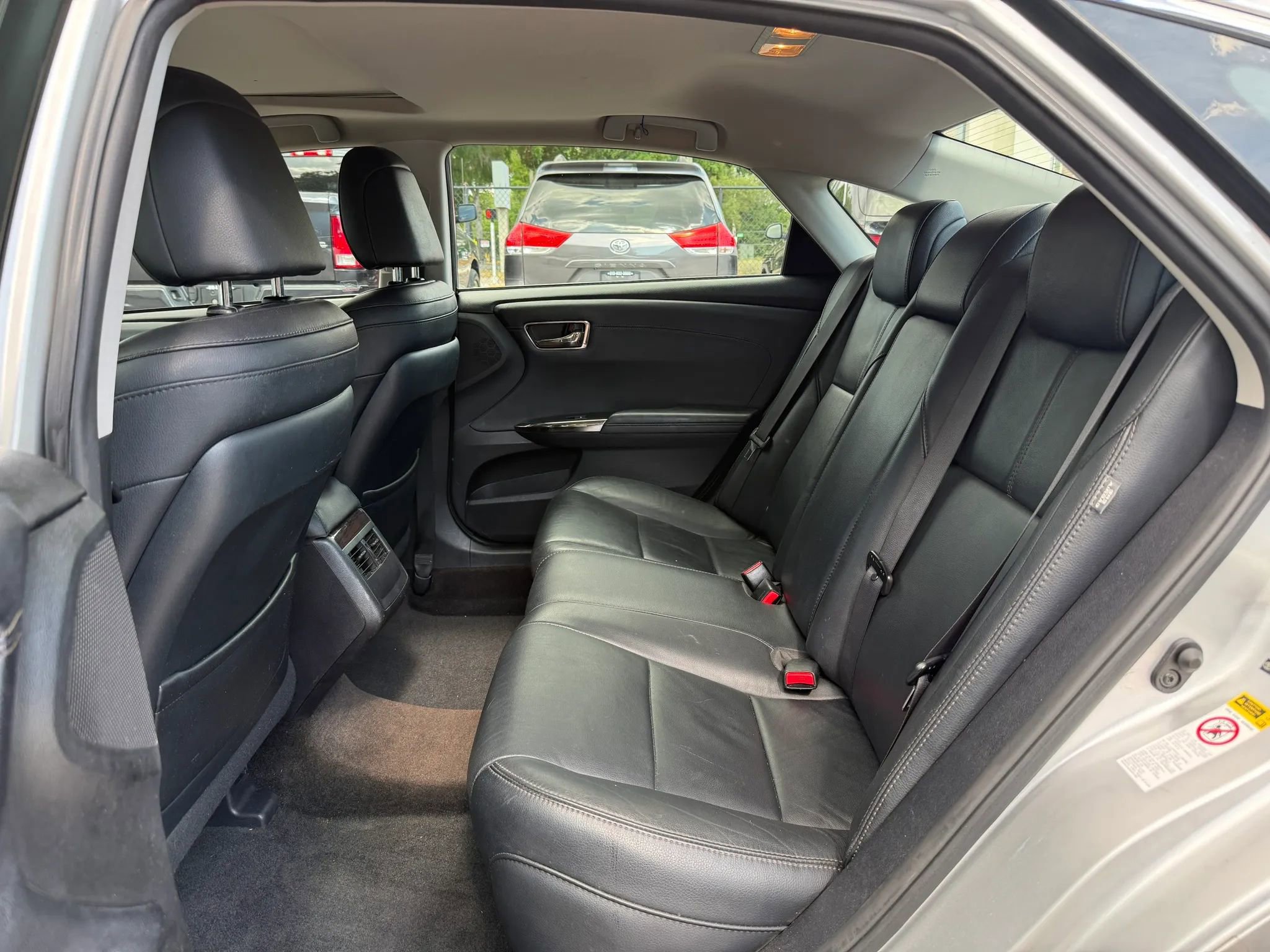 Used 2014 Toyota Avalon XLE Touring FWD image 17