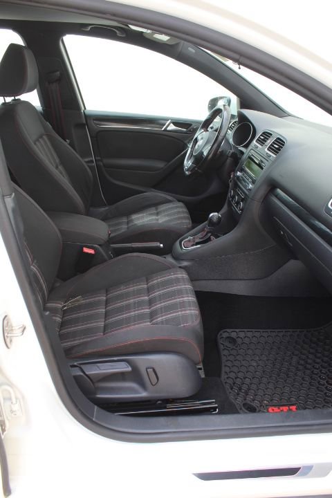 Used 2014 Volkswagen GTI Wolfsburg Edition image 16