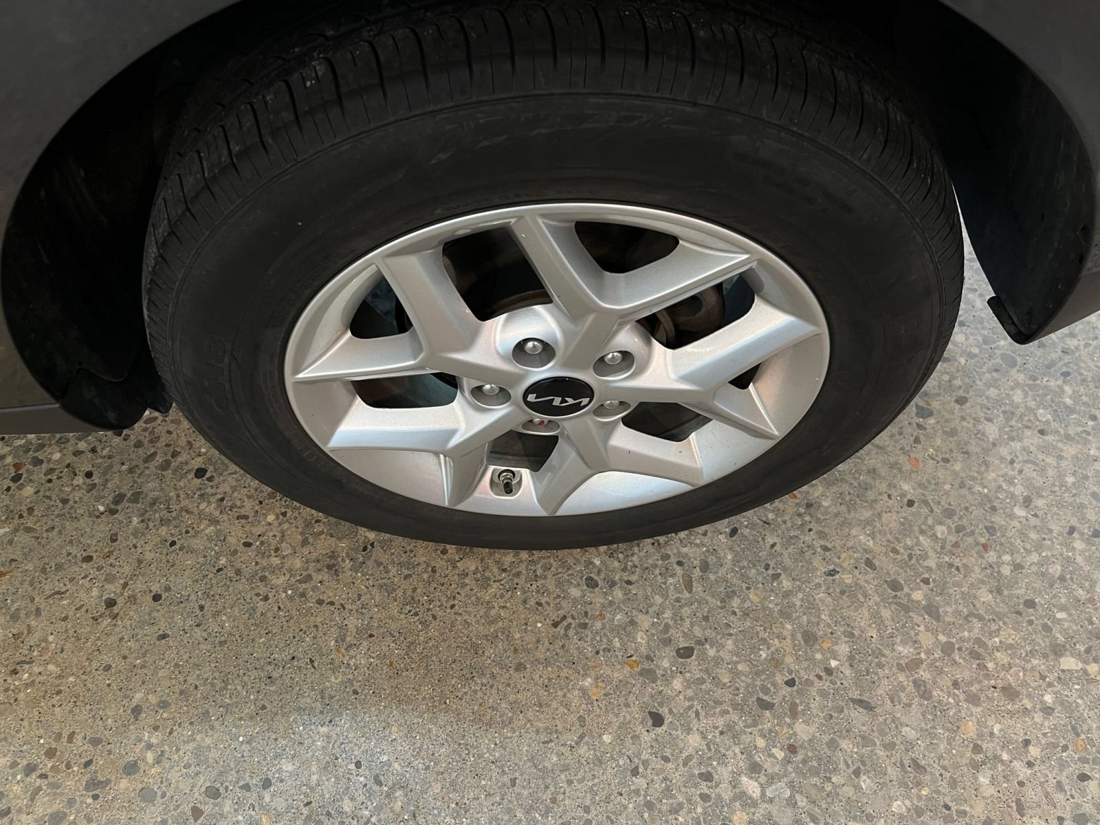 Used 2025 Kia Soul LX w/ LX Technology Package FWD image 29