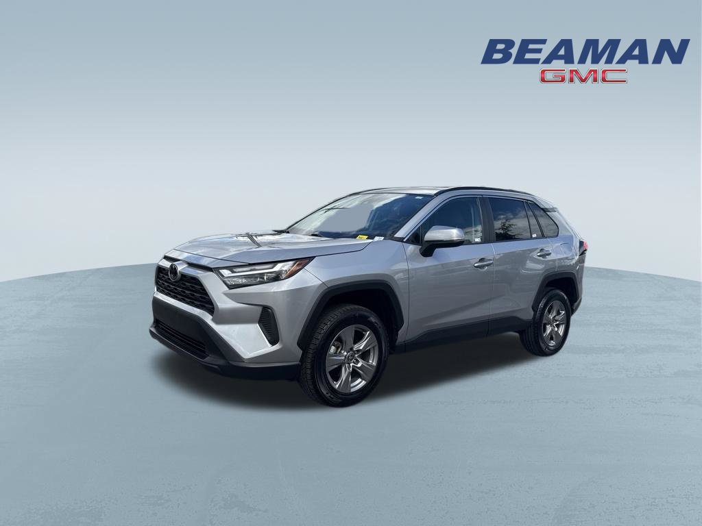 Used 2024 Toyota RAV4 XLE AWD/4WD image 3