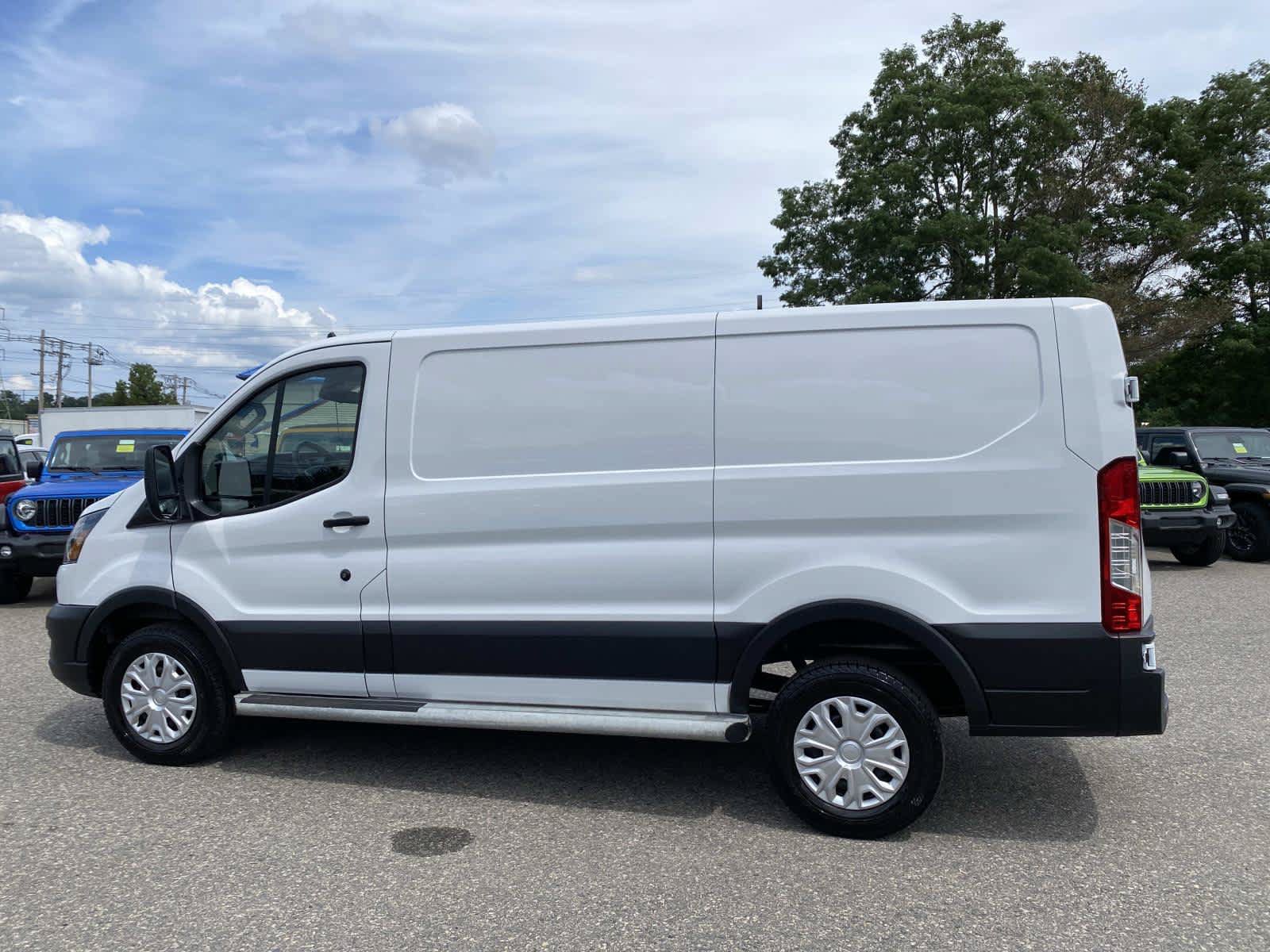 Used 2025 Ford Transit 250 Low Roof w/ Exterior Upgrade Package RWD image 7