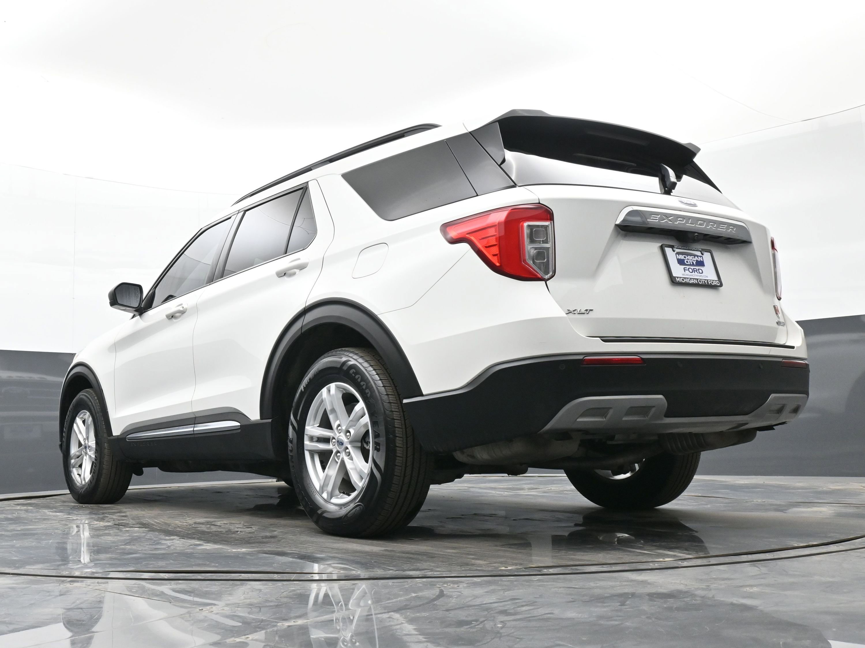 Used 2020 Ford Explorer XLT w/ Equipment Group 202A image 43