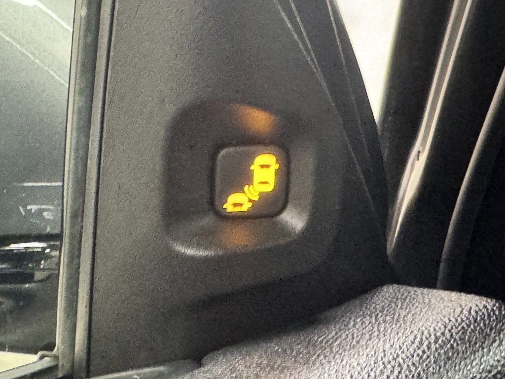 Used 2024 Acura MDX SH-AWD w/ Technology Package image 18