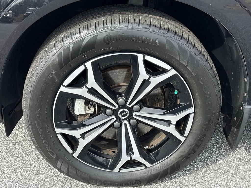 Used 2022 Volvo XC60 B5 Momentum w/ Climate Package image 32