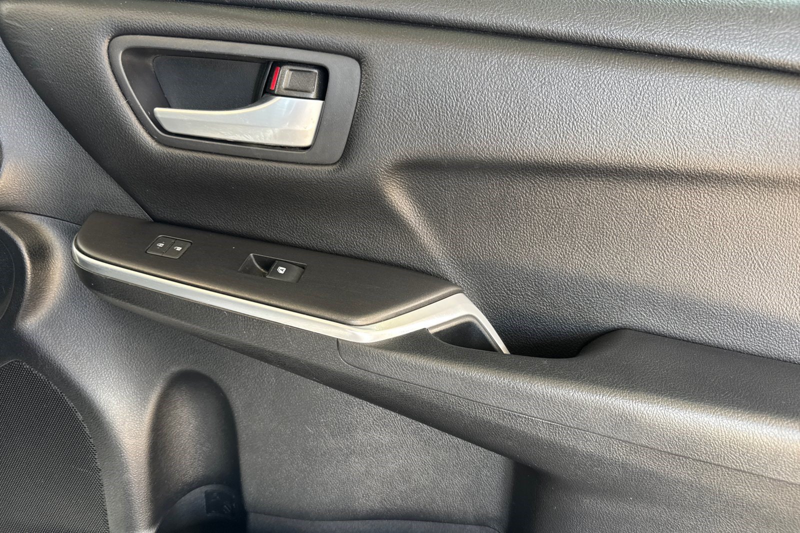 Used 2016 Toyota Camry LE FWD image 21